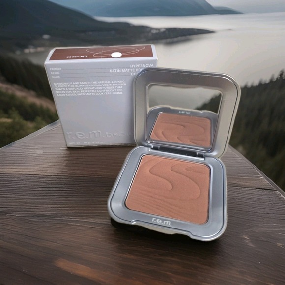 R.E.M. Beauty Other - R.E.M. BEAUTY Hypernova Satin Matte Bronzer in Cocoa-Nut~ NIB